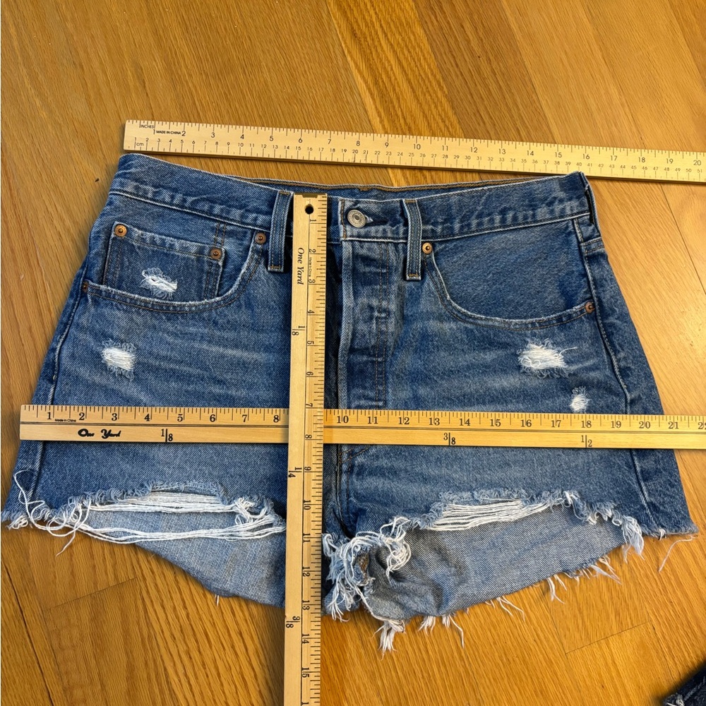 Levi’s Strauss & Co 501 Jean Shorts Size 30 - Picture 7 of 7
